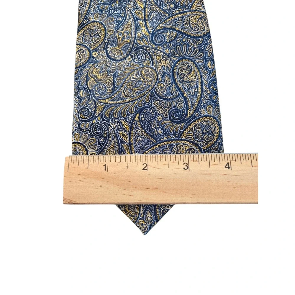 Van Heusen 100% Silk Tie Blue Paisley Gold Trim Mens Necktie Classic Formal